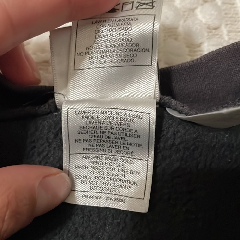 Vintage Disney Store Tigger Sweatshirt - Picture 6 of 16